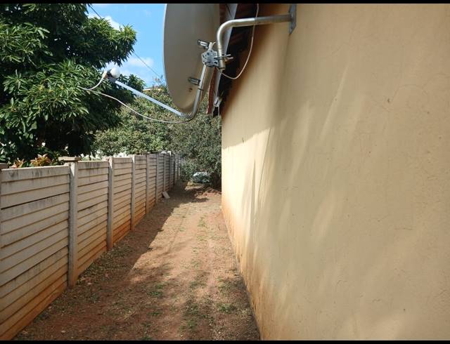 4 BEDROOM HOUSE FOR SALE IN FLORA PARK